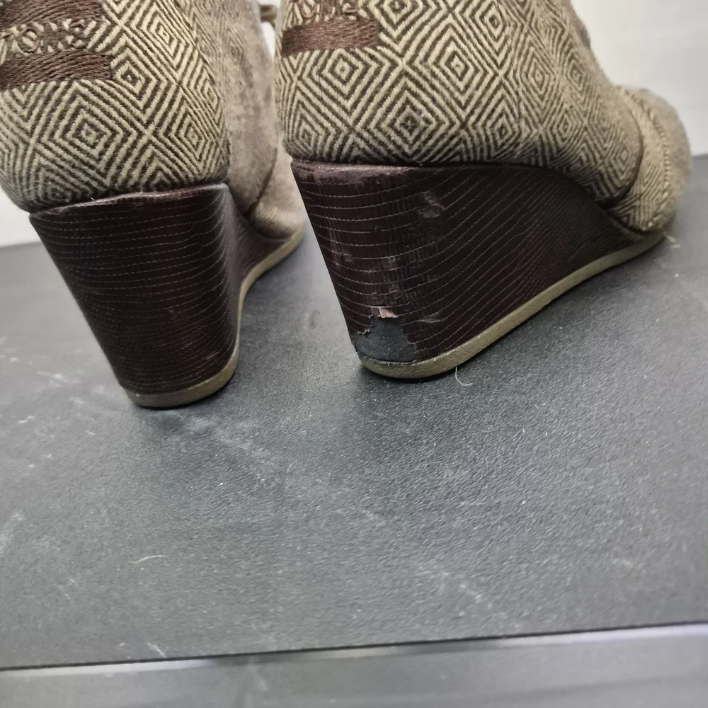 Toms Brown Geometric‎ Wedges